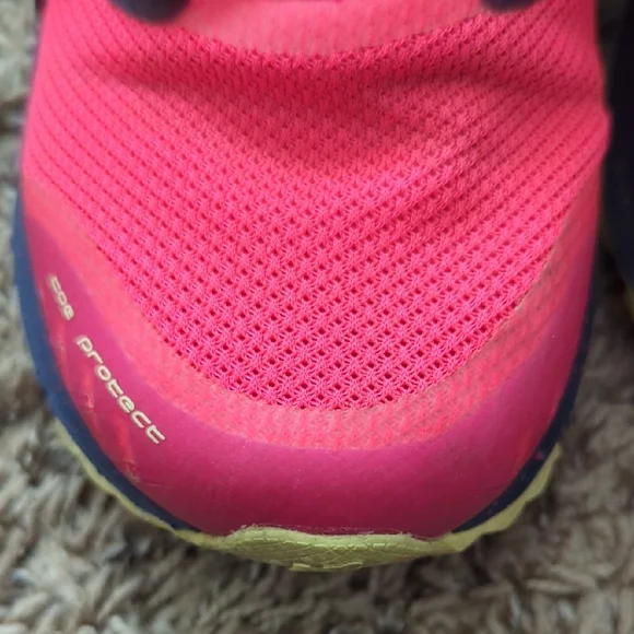 New Balance Women's Athletic Shoes in Pink and Navy - Picture 8 of 9